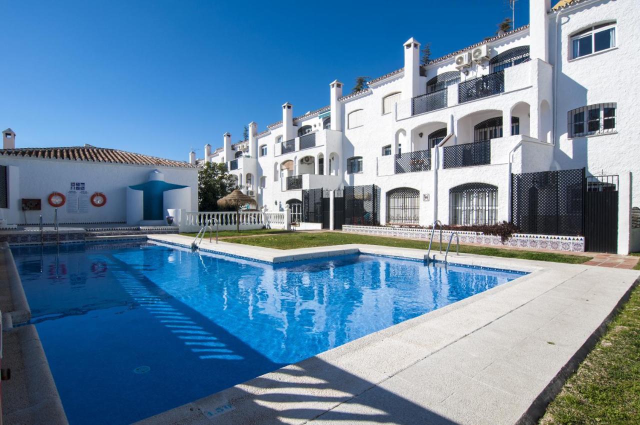 Apartment Verano Azul เนร์คา ภายนอก รูปภาพ