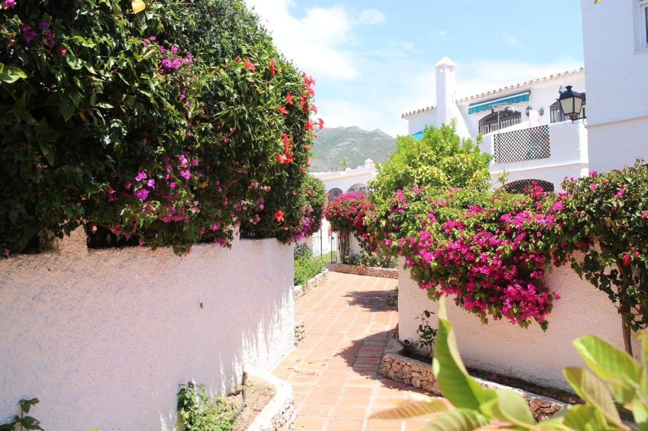 Apartment Verano Azul เนร์คา ภายนอก รูปภาพ